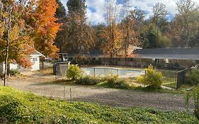 Seven Circles Lodge&Retreat